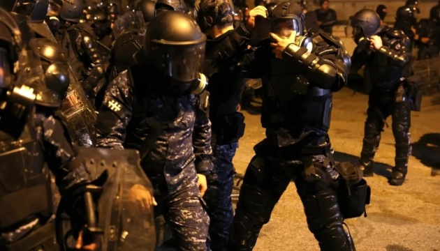 Протести у Тбілісі: 10 представників ЗМІ постраждали від дій спецназу