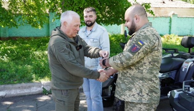 Захисникам кордону на Сумщині передали квадроцикли