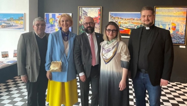 У столиці Естонії відкрили виставку українських художників Добровольських