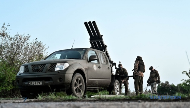 Сили оборони роблять усе можливе для блокування руху ворога в районі Вовчанська - військові