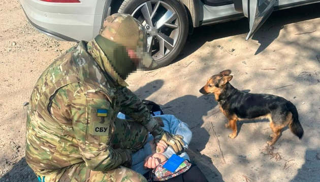 СБУ затримала коригувальника у Харкові - шпигував за ЗСУ під час прогулянок з собакою