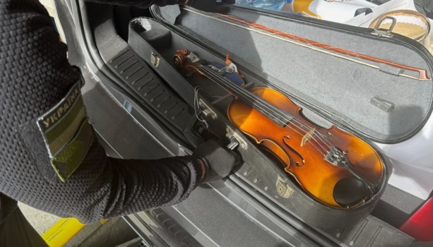 З України намагались незаконно вивезти скрипку Страдіварі