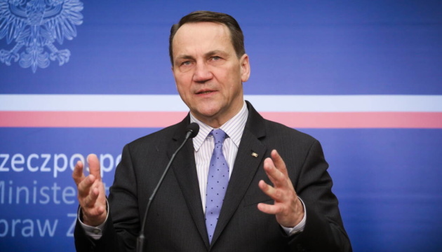 U.S. vows to destroy all Russian positions in Ukraine if Moscow uses nukes - Sikorski