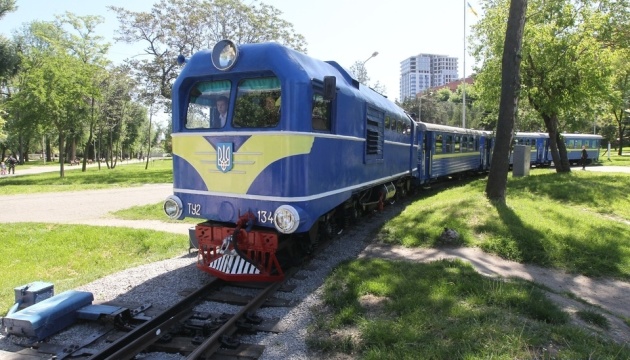 Дитяча залізниця у Дніпрі відкрила новий сезон