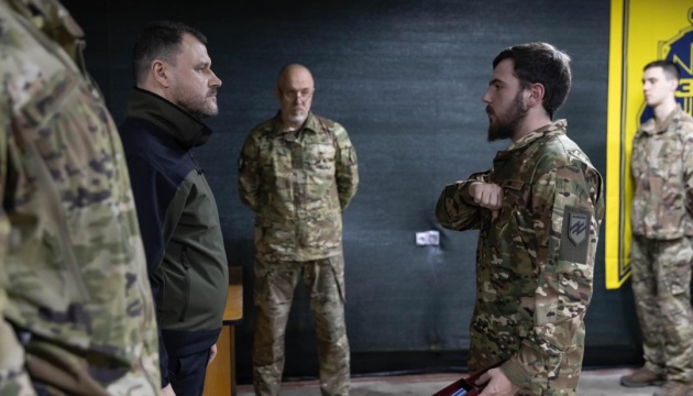 Клименко вручив державні нагороди бійцям бригади спецпризначення «Азов»