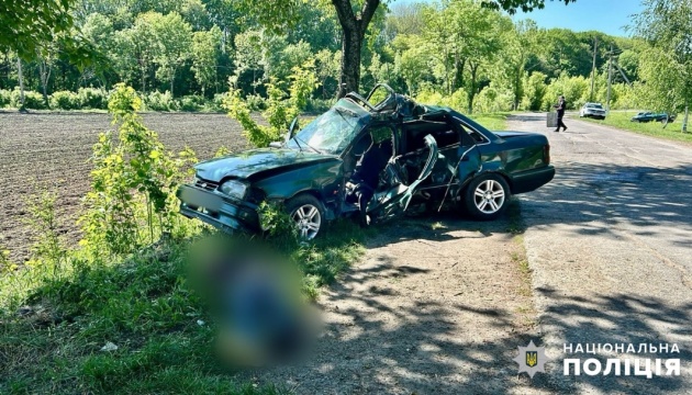 На Одещині у ДТП загинув водій і постраждала п'ятирічна дитина