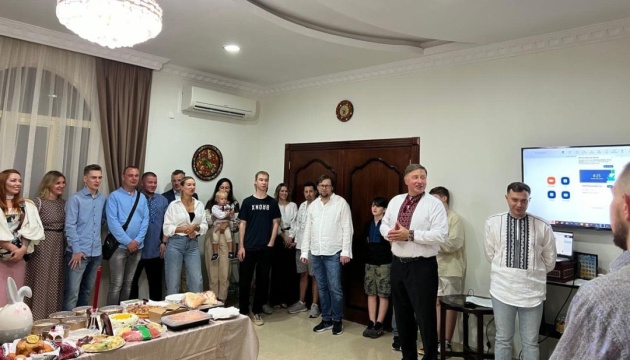 Українська громада відзначила Великдень у Катарі