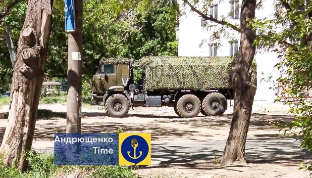 Andriushchenko: Russians move new military unit through Mariupol towards Berdiansk