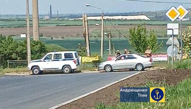 У Маріуполі після вибухів окупанти обшукують цивільний транспорт - Андрющенко