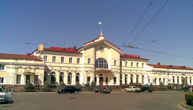 Kherson railway station comes under Russian fire