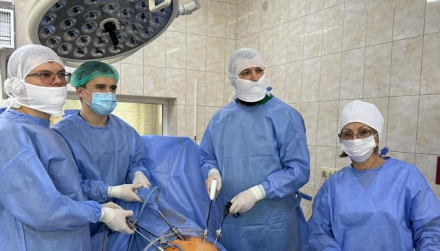 В Україні вперше провели унікальну урологічну операцію