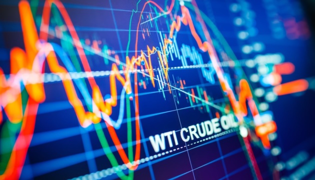 Нафта дорожчає на даних про скорочення запасів у США