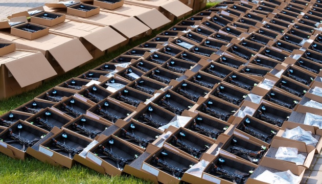 Вінницька громада передала ЗСУ понад 300 дронів та тепловізори