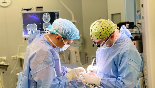 Львівські нейрохірурги видалили уламок з мозку хлопчика, пораненого при обстрілі Херсона