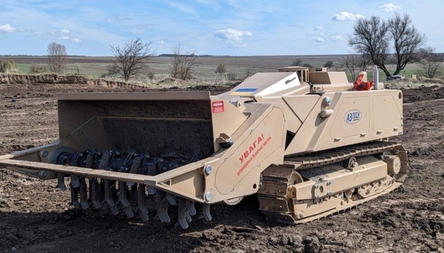 MV-4 light mine clearance vehicle assembled in Ukraine obtains certificate of conformity