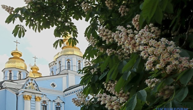 В Україні завтра переважно без опадів, вдень буде до +31°