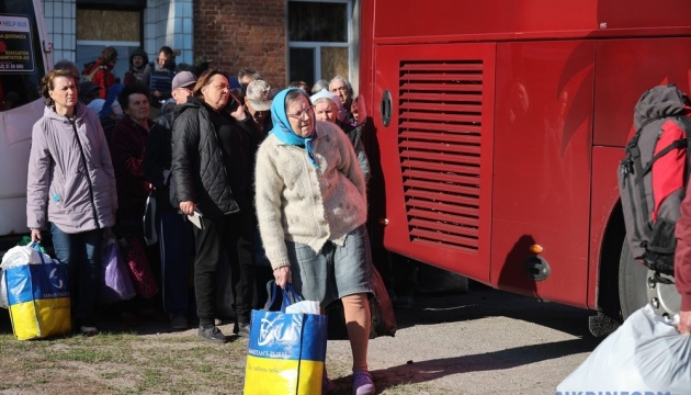 Із небезпечних районів Харківщини та Сумщини вже евакуювали близько 20 тисяч людей