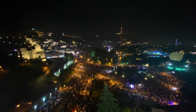 У Тбілісі проходить багатотисячна акція проти ухвалення закону про «іноагентів»