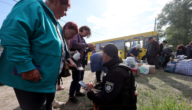 Рятувальники за тиждень допомогли евакуюватися понад 400 цивільним на Донеччині