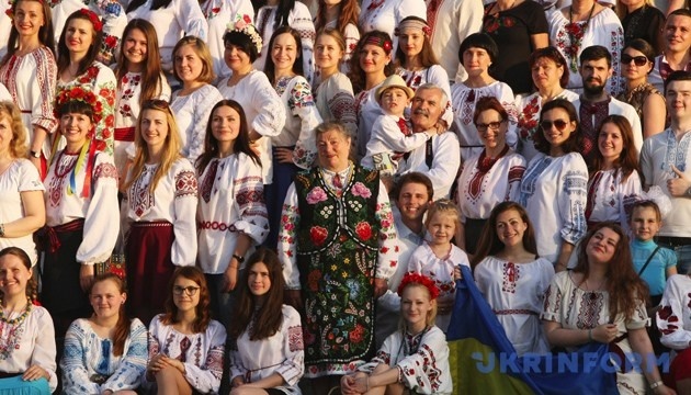 L'Ukraine célèbre la Journée de la Vychyvanka