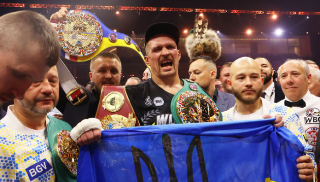 Usyk encabeza el ranking de los mejores boxeadores según The Ring