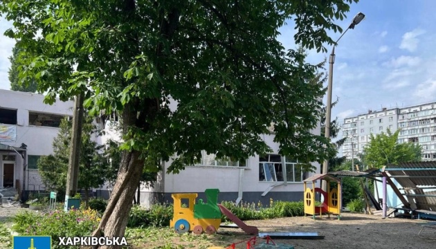 Кількість постраждалих від ракетної атаки росіян по центру Чугуєва зросла до восьми
