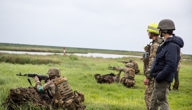 Генштаб показав, як українських військових тренують іноземні інструктори