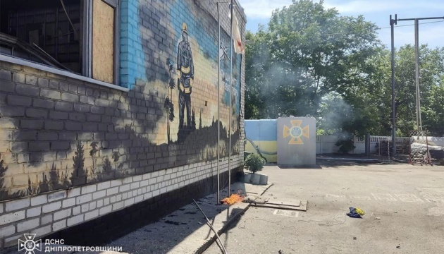 Росіяни вдарили по пожежному депо у Нікопольському районі