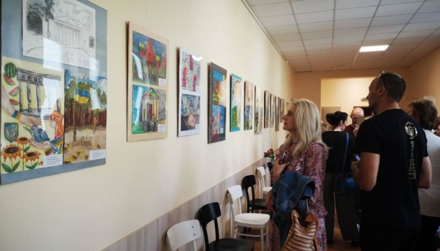 У Литві відкрилася виставка дитячих малюнків «Вільний Херсон»
