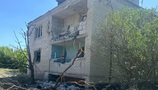 Three killed as Russian forces hit Donetsk region with glide bomb, MLRS