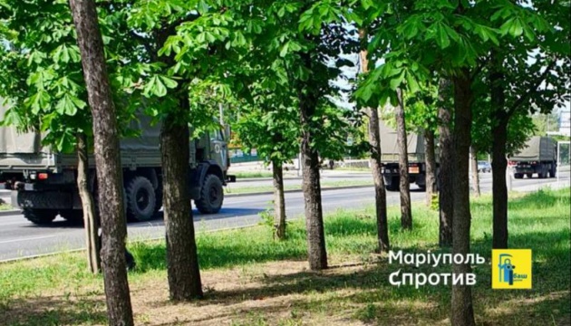 Росіяни перекидають через Маріуполь війська в напрямку Бердянська - Андрющенко