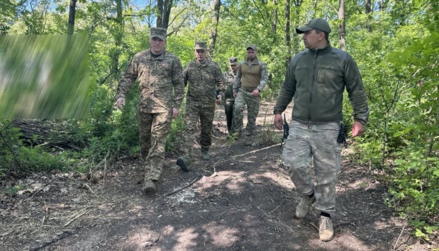 National Guard commander inspects fortifications in Sumy region