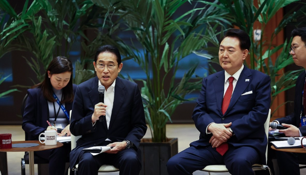 У Сеулі проходить саміт лідерів Південної Кореї, Японії та Китаю