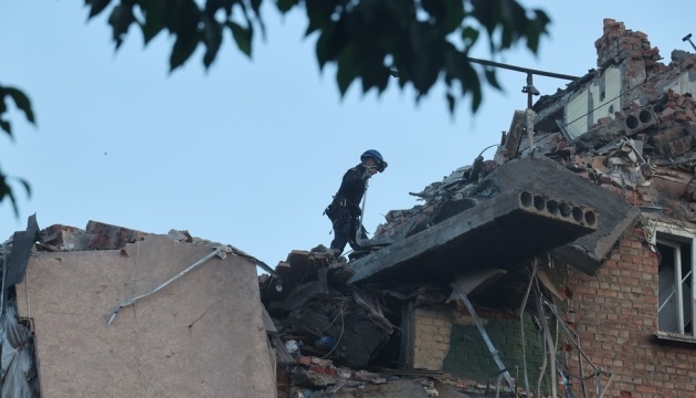 Russia strikes at Kharkiv: houses and university dormitory damaged