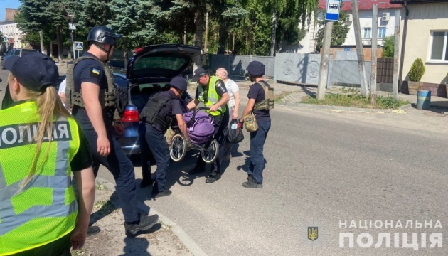 На Сумщині з прикордонного Білопілля евакуювали ще 16 людей