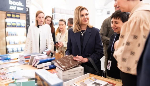 Олена Зеленська відвідала Книжковий Арсенал