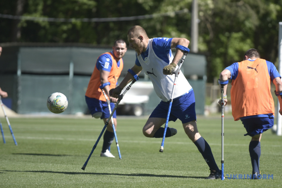 Öffentliches Fußballtraining von kriegsversehrten Soldaten in Kyjiw / Foto: Ruslan Kanjuka. Ukrinform