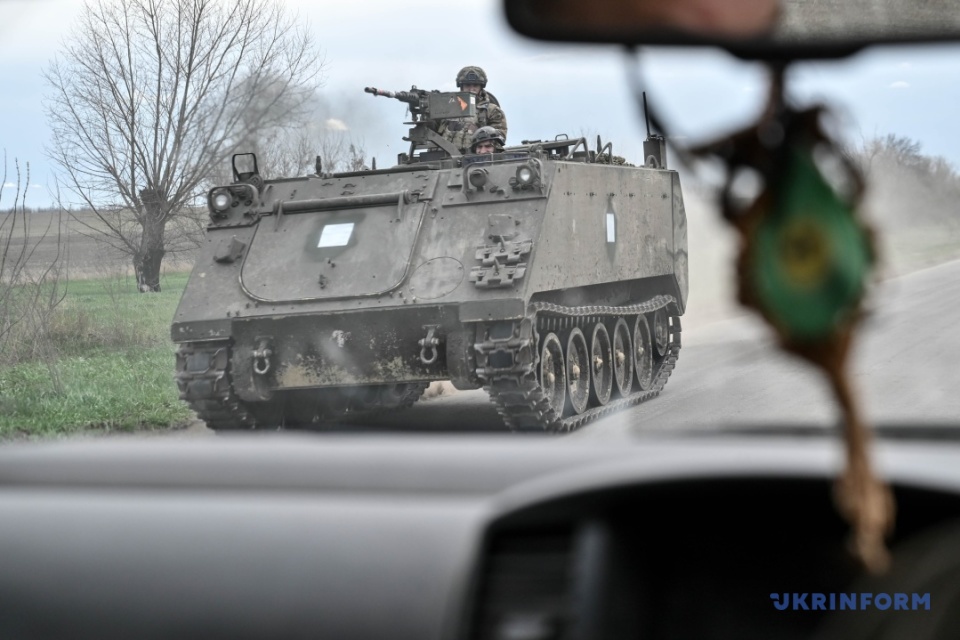 Kanoniere im Kampfeinsatz in Region Saporischschja / Foto: Dmytro Smoljenko, Ukrinform  