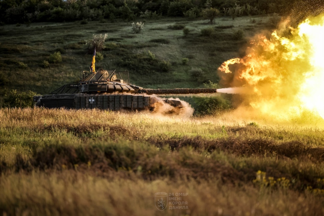 Тренування танкістів 24 ОМБр імені короля Данила на полігоні. Джерело: Facebook 