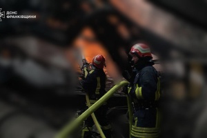 На Прикарпатті внаслідок атаки РФ виникла пожежа на об’єкті енергетичної інфраструктури