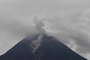 В Індонезії знову сталося виверження вулкана Ібу