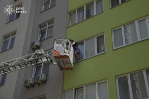 У Києві через пожежу в електрощитовій евакуювали мешканців багатоповерхівки