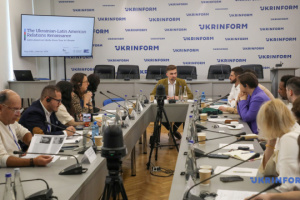 中南米諸国の記者がウクライナをプレスツアーで訪問