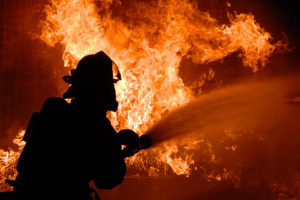 Роспроп видав пожежу у будівельному магазині у Польщі за підпал хабу з військовими товарами 