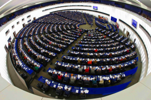 Вибори до Європарламенту та Україна: які наративи поширює російська пропаганда в ЄС?