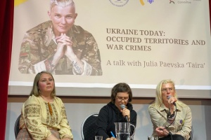 Парамедикиня Юлія Паєвська розповіла у Норвегії про злочини Росії проти людяності
