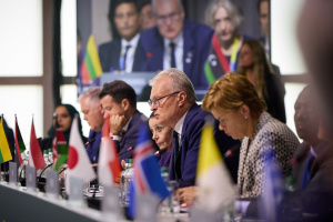 Nausėda insta a los participantes de la Cumbre de Paz a unirse al futuro Tribunal Especial para Rusia