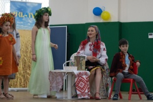 В українській школі в Абу-Дабі презентували виставу про важливість плекання рідного слова