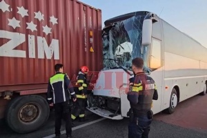 У Румунії автобус з 57 українцями зіткнувся із вантажівкою, чотирьох госпіталізували