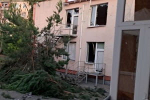 Gestern Nikopol beschossen: Lyzeum, Kindergarten und Hochhäuser beschädigt